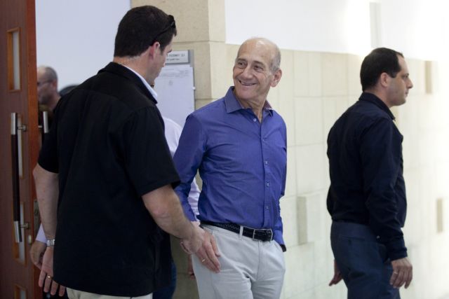 «Στα μαλακά» o Εχούντ Ολμέρτ για υποθέσεις διαφθοράς